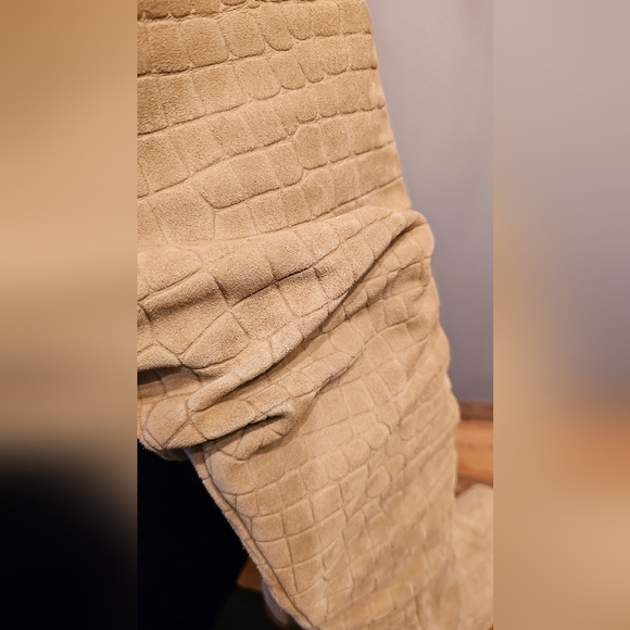 Vince Camuto Alimber suede slouchy gator print tan boots - Picture 9 of 10